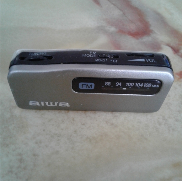 AIWA CR-A77 FM Stereo Radio Receiver made in Japan walkman belt clip - Picture 4 of 7